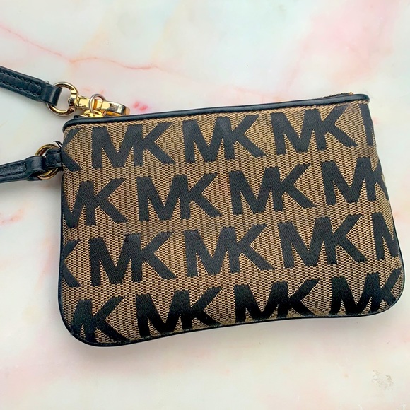 Micheal Kors wallet - Picture 2 of 4